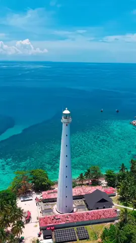 indahnya negeri ku 🌈🏝🐣🤤🤤🤤#belitung #pantai #pulaulengkuas #tanjungkelayang #wonderfullindonesia 