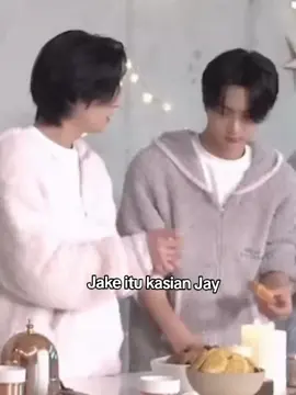 kasian itu si Jay udah berusaha berniat baik mau berdamai lho...  eeh malah dicuekin 🤭🤭 #simjaeyun  #parkjongseong  #jayke  #engeneさんと繋がりたい  #enhypen 