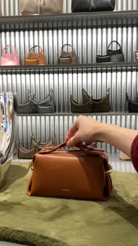 Unlock your Xmas song with this bag❄️✨ #pedroshoes_official #localbrand #xmas #wintervibes #bags 