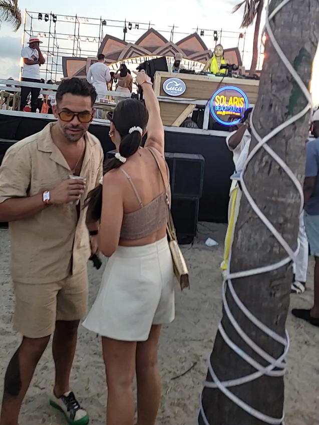 A vida é uma festa com a djni.#mussulo #afrotech #sunset 