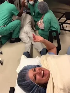 ডেলিভারিতে সাহস দিতে এসে বেচারা স্বামী নিজেই বেহুশ 😀 #funny #shorts #viral #foryou 