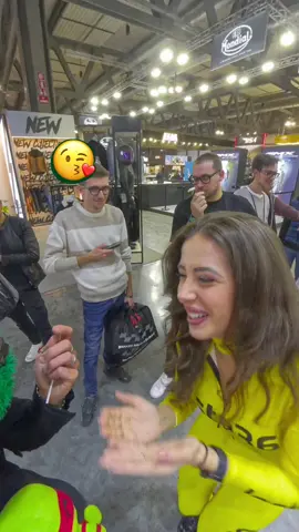 E STATA STRA CARINA 💚🫶🏻 #raffaello #funnyninjat #ninjaturtles #chupachups #insta360    