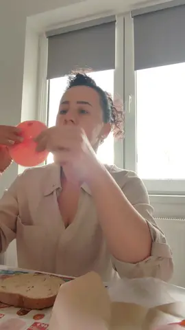 Pofta-i pofta, foamea - i foame 😅 Ras cu plans cand ne lasam dusi de val cu poftele 😱 Ai momente in care alegi sa mănânci de poftă? #nutriție #reset #detox 