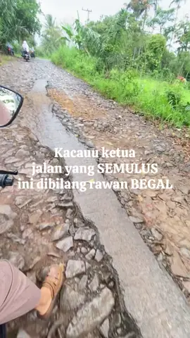 Ngebut takut jatoh,pelan takut begal🤭 @Berita Seputar Lampung🌎 #sidokayolampungutara  #lampungutara  #jalanlampung  #infolampung  #fyppppppppppppppppppppppp 
