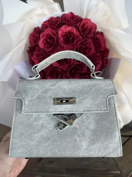 Túi xách nữ thiết kế trẻ trung, dễ đeo , dễ phối đồ #reviewtuixach #tuixachquangchau #tuinuthoitrang 