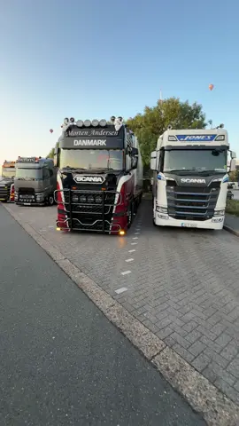 😍😍 @KEMAL  . #poahhhh😍 #toeter🥵 #dikkekar #oldskool #scania 
