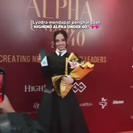 BANGGA & MEGINSPIRASI KALANGAN REMAJA! Lyodra mendapat penghargaan HighEnd Alpha Under 40! 💖 #lyodra #lyodraginting #fyp 