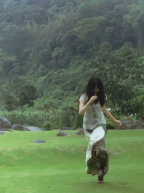 how could anyone hate the rain?