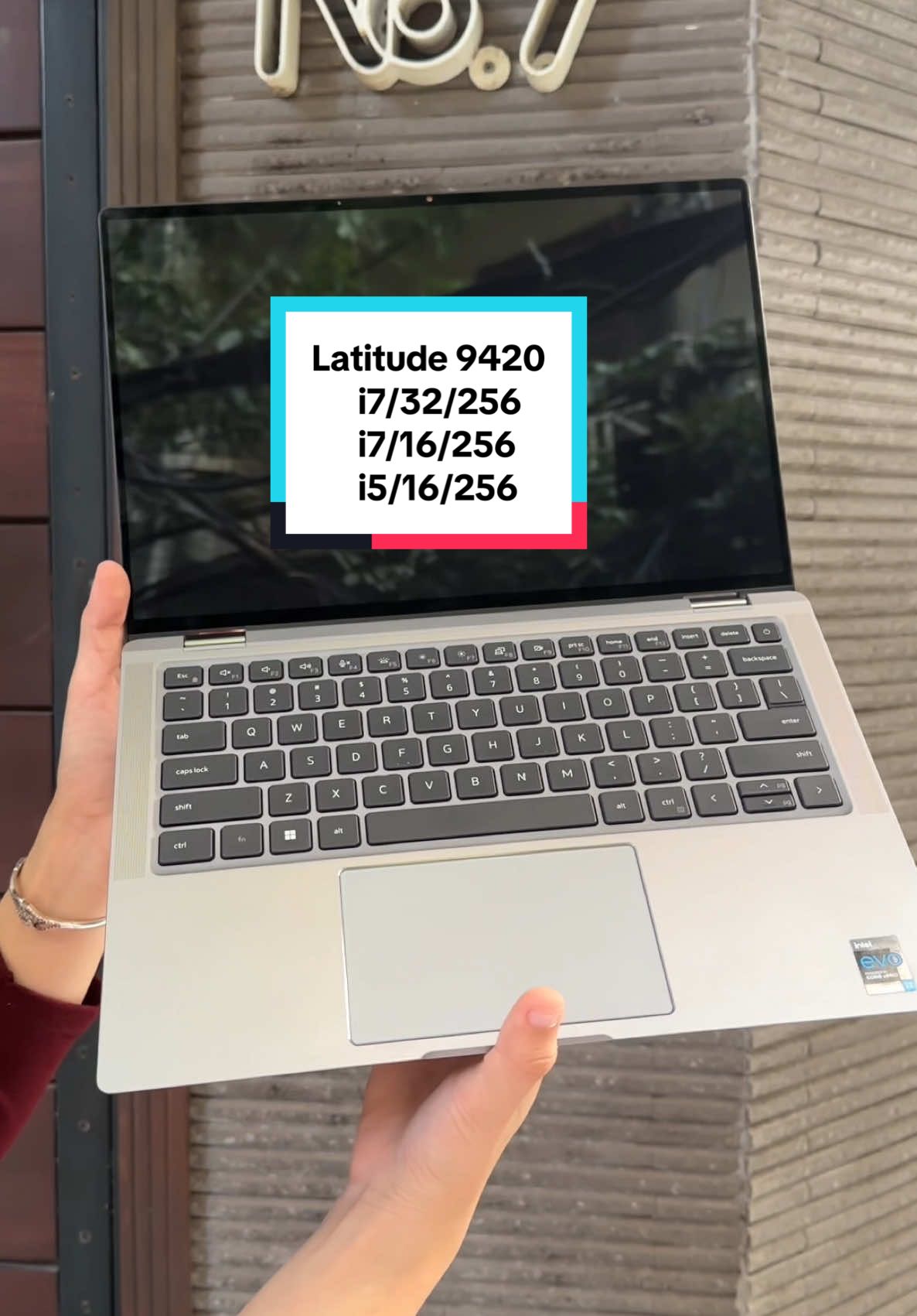 Dell Latitude 9420 - Chiếc laptop nhỏ gọn mà mạnh mẽ hơn mong đợi. #laptop #laptopsinhvien #laptopvanphong #xuhuong 