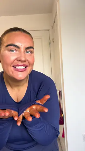 I haven’t been wearing leggings for years! Now I’m living in them again I feel so confident in halaras chlothing! 🩵@Halara UK Shop #halara #viral #leggings #fyp #ootdinspiration 