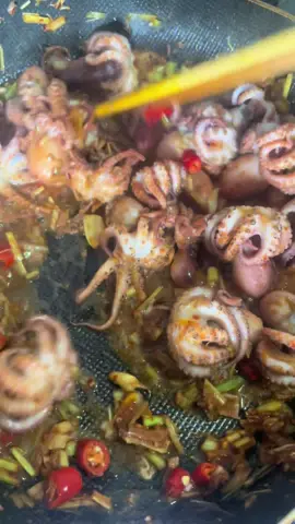 Bạch tuộc xào - Ship Thuận An - Phú Hải -Huế ship trưa nếu nhiều món- Mọi người ủng hộ mồi em với ạ -Hành trình bán mồi Bãi biển Thuận An Huế #xuhuong #xuhuongtiktok #nhau #xuhuongtiktok2025  #hue