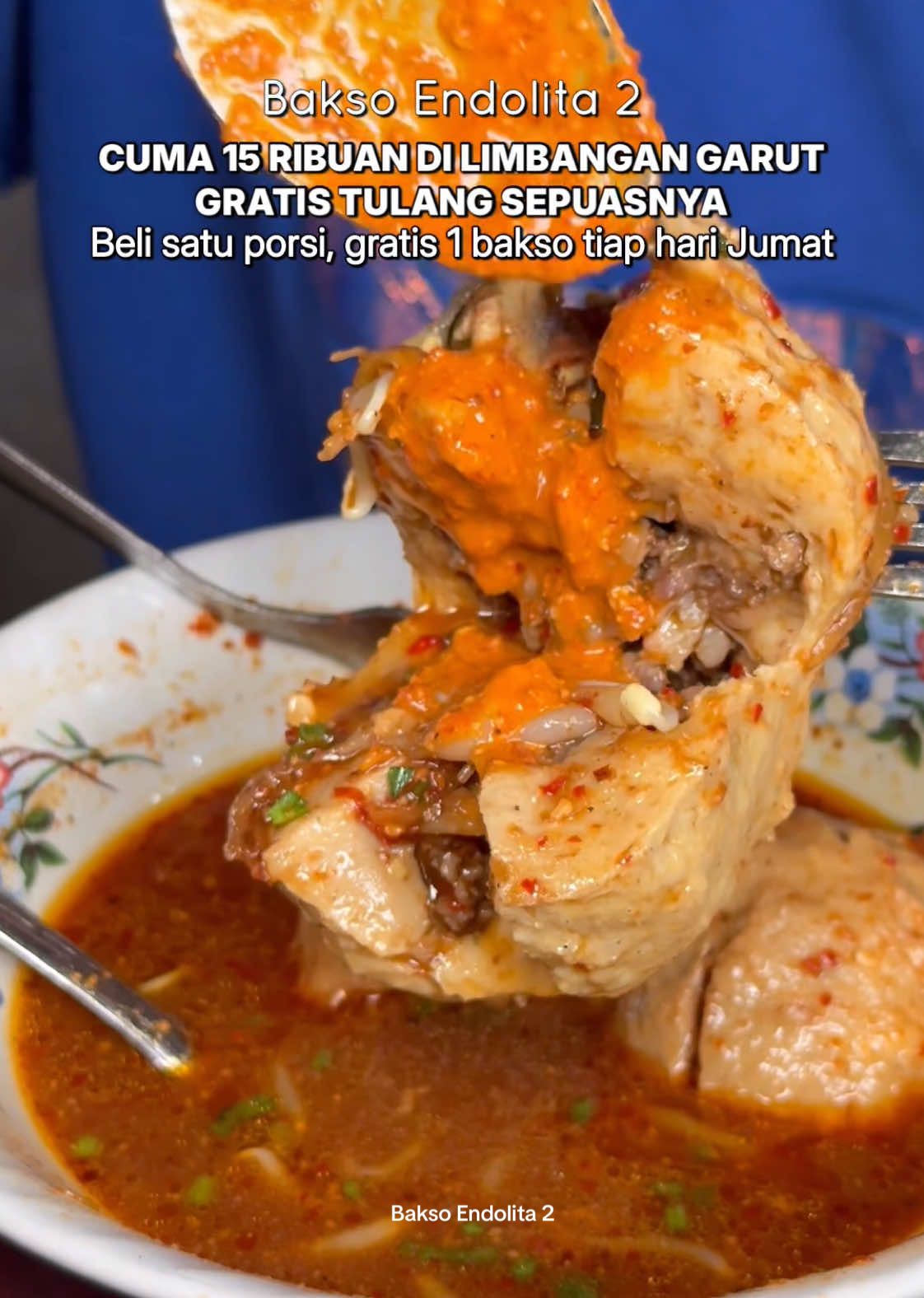 Inimah sirah jangar matak cenghar ada ubarnya, sekarang Mang Epul lagi di Limbangan, kebetulan ada Bakso yang gak pernah sepi pengunjung😱 cuma 15 ribu kalian udah bisa beli bakso disini dan tulang rangunya pun gratis boleh ambil sepuasnya dan kalau hari Jumat, beli 1 porsi bakso, bisa dapat bonus 1 bakso😬 yuk buat balad Mang Epul yang lagi di garut, mampir kesini 📍Bakso Endolita 2 Limbangan Timur, Kabupaten Garut Jawa Barat