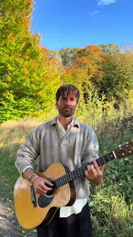 Oplev @malteebert på @broloekkeherregaard d. 22/11❤️ Maltes dinner koncerter er noget helt specielt, og lige om lidt indtager han Broløkke Herregård d. 21 & 22 november. Der er få billetter tilbage til d. 22, så skynd dig ind i appen og få din billet sikret📲 #sammenombyerne 