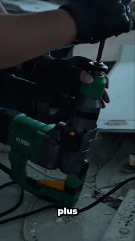Kuat nembus beton, tapi tetap aman✅ Kopling otomatis berhenti saat nabrak besi👍🏻 ISKU Hammer Drill 900 watt🔥 kuat, aman, profesional💪🏻 harga terjangkau, cek out keranjang kuning🚀 #iskuindonesia #hammerdrill900wat 