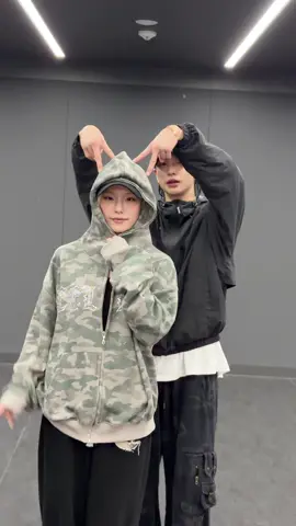 #TNVSChallenge 를 #현진 님과 #DO_IT 🐲 #ITZY #YEJI @Stray Kids       