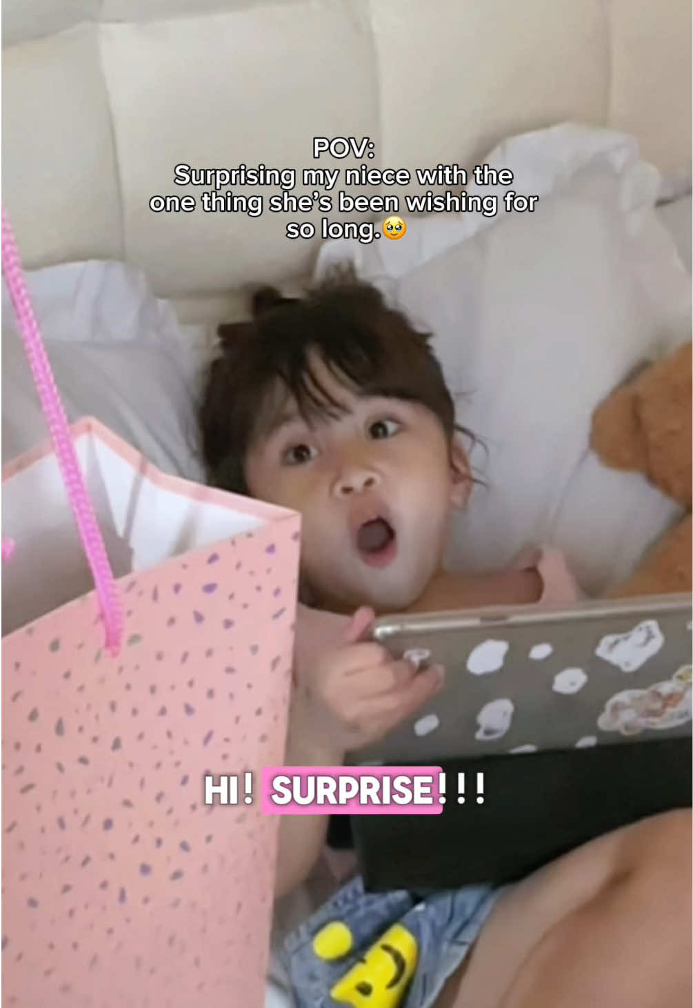 Surprising my niece!!! Ang sarap talaga magregalo sa mga marunong maka-appreciate kahit na sa maliliit na bagay. Look how happy she is 🥹💖 She’s been wanting this for so long and that made it all worth it. My tita heart is so happy.🥰🎁 @Mommy Tin & Thalie✨ @Civago.ph #surprisingmyniece #birthdaywish #civagotumbler #civago #tumbler 