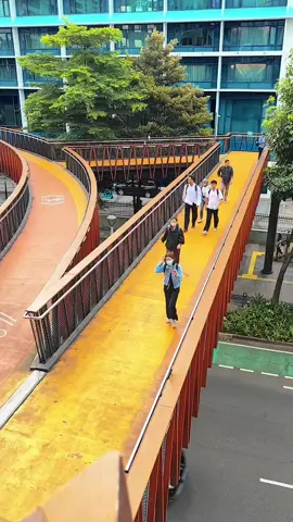 vibes sore di JPO KARET sudirman.. agak sedikit mendung.. #sore #jakartavibes #citylife #cityview #foryoupage 