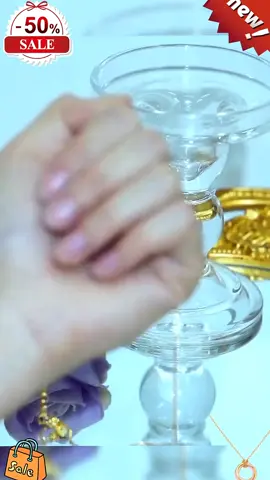 ได้ยินมาว่าปีนี้ผู้หญิงทุกคนมีสร้อยคอ 