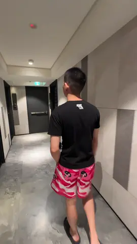 打不過就只能加入了… 想看我們做什麼底下留言 #搞笑  #釣蝦  #沒品 #自己人 