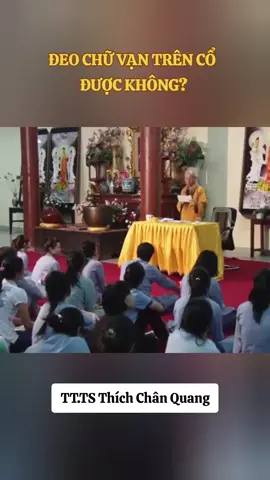 ĐEO CHỮ VẠN TRÊN CỔ ĐƯỢC KHÔNG?