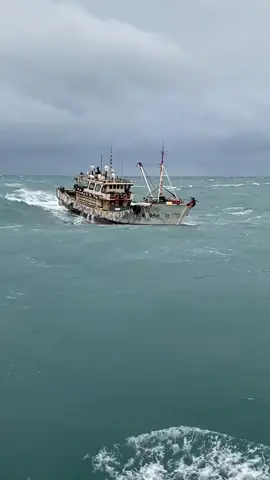 resiko dan perasa.an seseorang pelaut yang sekarang sedang saya alami ngga gampang jadi pelaut🥺#salamsatujangkar #pelaut 