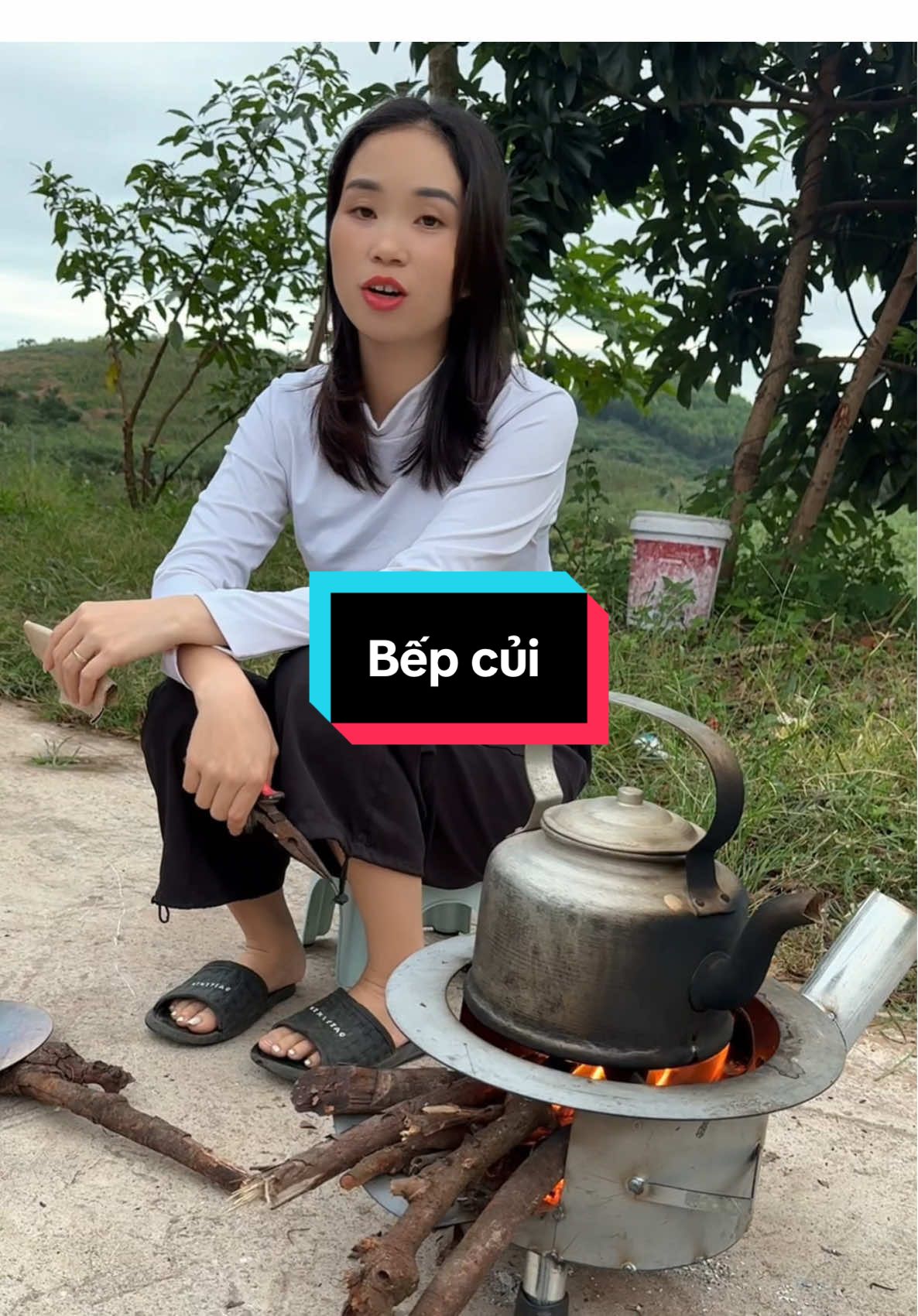 Bếp củi thông minh không khói, có miếng chắn đen nồi #diepcoine #bepcuitienloi #bepcuithongminh 