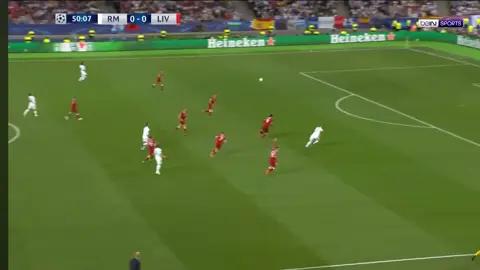 من الذكرى 🔙 هدف كريم بنزيمة في شباك ليفربول في نهائي دوري أبطال أوروبا عام 2018