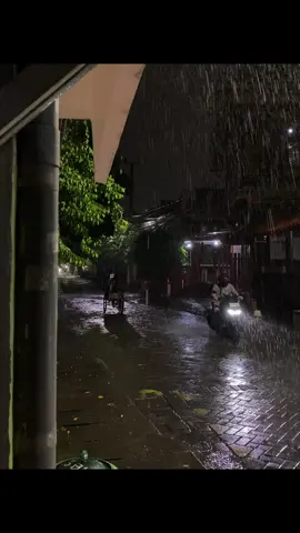 tak pikir ngenteni awakmu suwi bakal oleh atimu, dadakno ora.. #lyrics #liriklagu #kokisoyo #guyonwaton #jawapride 