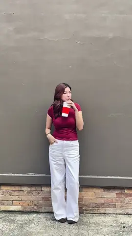 👀 Stepping out of my comfort zone with a rare splash of red! Can't pass up a mandatory #fitcheck #OOTD #outfitideas #redoutfit #fitinspo 