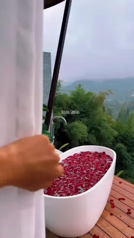 أخفي الهوى ومدامعي تبديه وأميته ..وصبابتي تحييه ومعذبي حلو الشمائل أهيفً قد جمعت كل المحاسن فيه فكأنه في الحسن صورة يوسف وكأنني في مثل  أبيه #peterparker #pov #PetsOfTikTok #tiktoklive #explore 