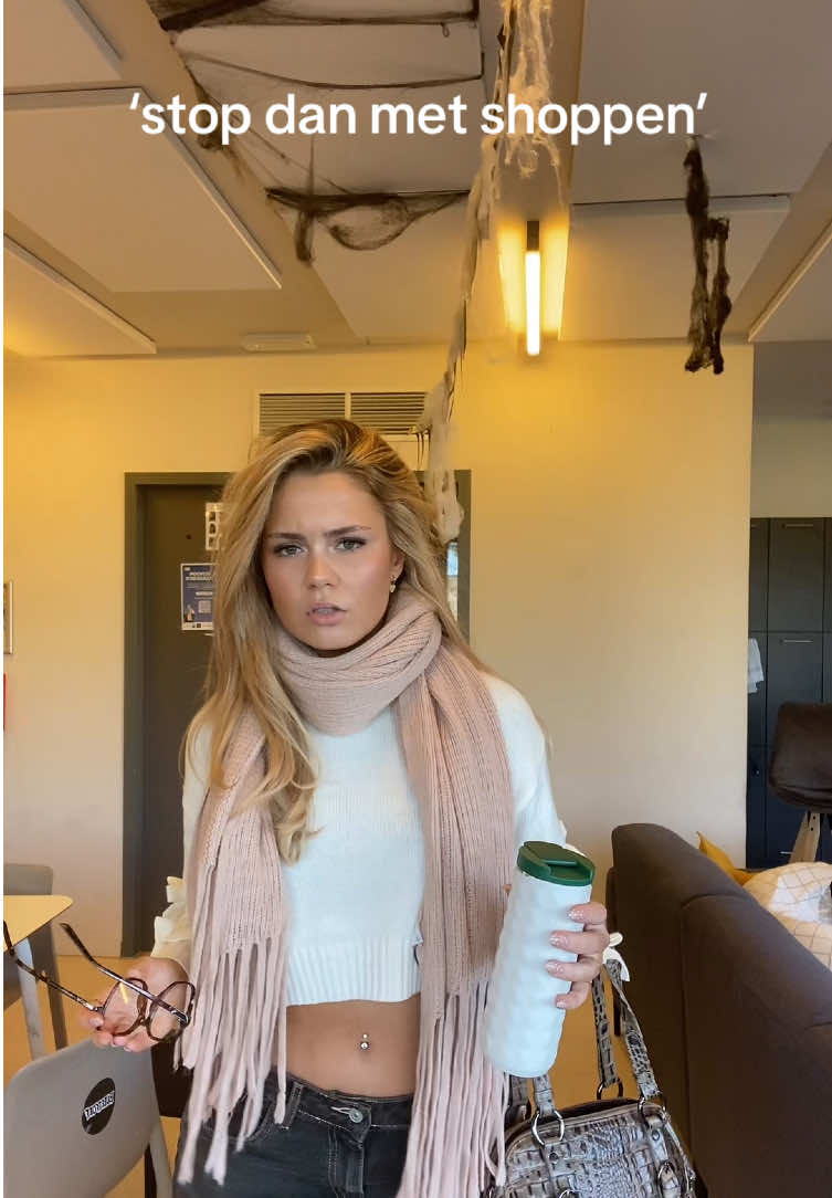 love mijn nieuwe outfit tho🤭🤭🤭🤭 #shoppingaddict 