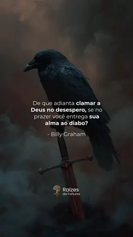 👊🏻De que adianta clamar a Deus no desespero, se no prazer você entrega sua alma ao diabo? — Billy Graham A fé verdadeira se prova nas escolhas, não apenas nas orações. 🙏 📌 Salve e compartilhe pra lembrar: coerência também é espiritualidade. fé, espiritualidade, consciência, sabedoria, propósito, reflexão, vida cristã #reflexão #proposito #espiritualidade #fy 