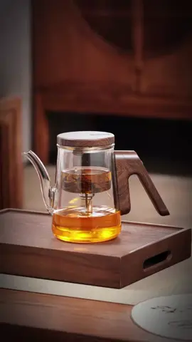 Những ngày se lạnh ngồi bên cửa sổ nhâm nhi tách trà nóng, cảm giác thật ung dung, thảnh thơi🥰 #fyp #binhtra #tra #xuhuong 