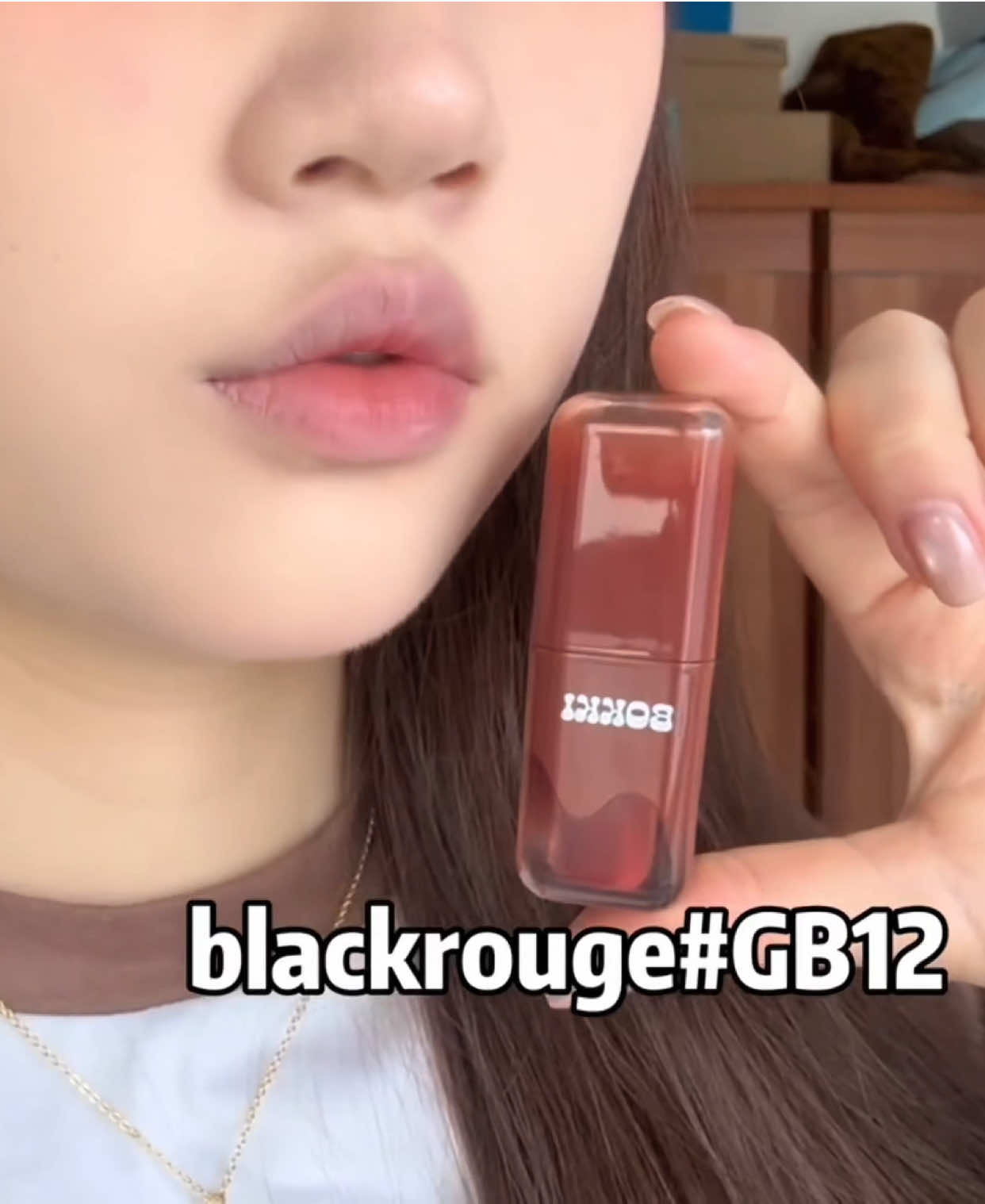 Dù da sáng hay da ngăm đều hợp, nhìn môi mềm và đều màu. #blackrougegb12 #meolamdepcungcacnang 