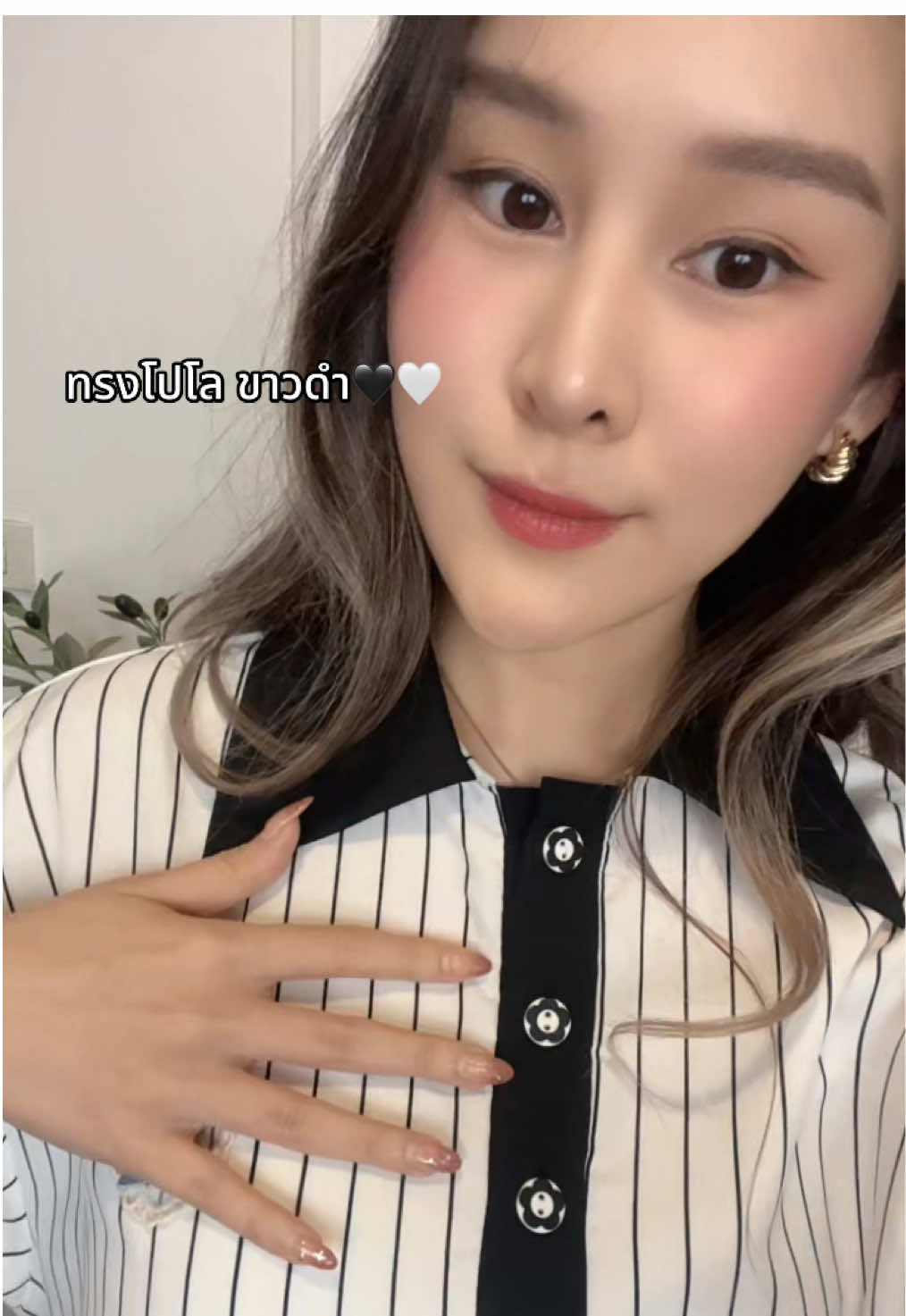 งานขายดีเสิร์ฟแล้วน้าาา #เทรนด์วันนี้ #เสื้อสีดำสุภาพ #แต่งตัวโทนขาวดํา #ไอเดียแต่งตัว #เสื้อดำใส่ทำงาน 