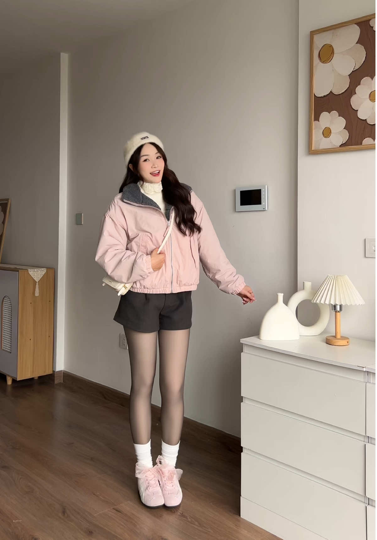 Áo xinh mặc được cả 2 mặt lunn mấy bồ ơii, cho 10 điểm hihi ^^ @WHO.A.U Việt Nam #whoau #whoauvietnam #whoauvn #OOTD #nimdayyy 