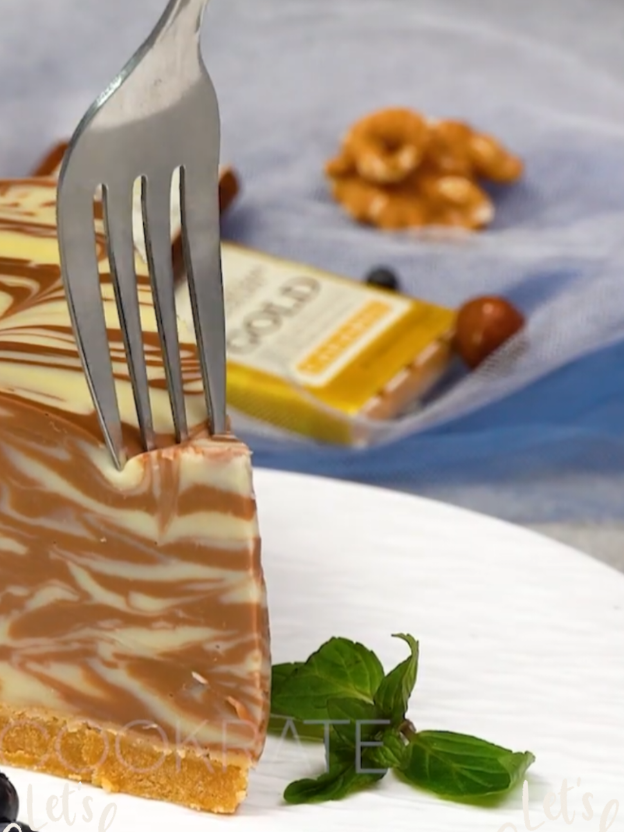 المقادير بسكويت : 350 جرام زبدة: 180 جرام سكر : 200 جرام بودرة البودينج بنكهة الفانيليا: 160 جرام الحليب: 3 لتر شوكولاتة داكنة : 170 جرام شوكولاتة بيضاء: 170 جرام لتحضير المشروب مكعبات الثلج : 6 قطع موز: 1 قطع الحليب: 300  مل قهوة سريعة الذوبان : 15 جرام سكر : 8 جرام#اسبانيا🇪🇸_ايطاليا🇮🇹_البرتغال #deutschland #ايطاليا_اسبانيا_فرنسا_المانيا_هولاندا #هولندا_امستردام_اوترخت_لاهاي_ورتردام #اكلات_سريعة 