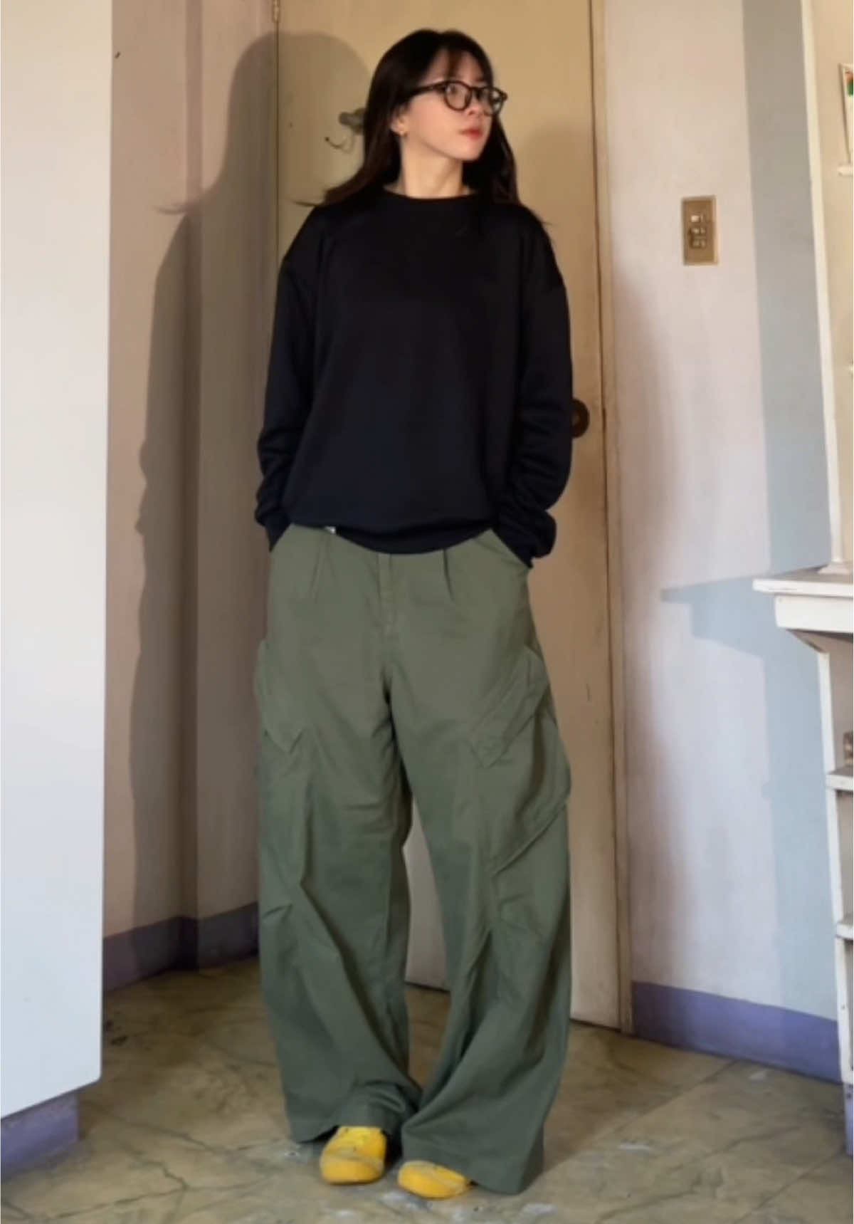green cargo baggy pants>> #cargopants #baggypants #streetwear #TikTokFashion #fyp 