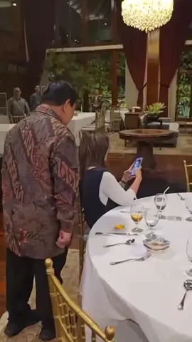 bapak sibuk bgt pls😭🤏🏻#lucu #gemoy #prabowogemoy #foryou 