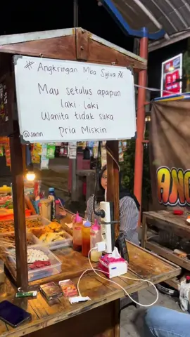 Angkringan Mba Syiva lokasi Pasar Manis Purwokerto belakang Patung Bawor Buka jam 18.00-02.00, tutup setiap Minggu #angkringanmbasyiva #syivaoktavianaa #pakevbukanf 