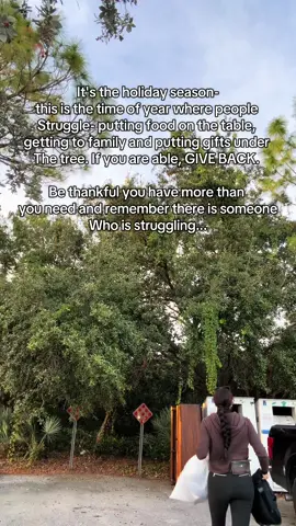 Your daily reminder to think about others 🫶🏼 #holidays #giveback #donation 