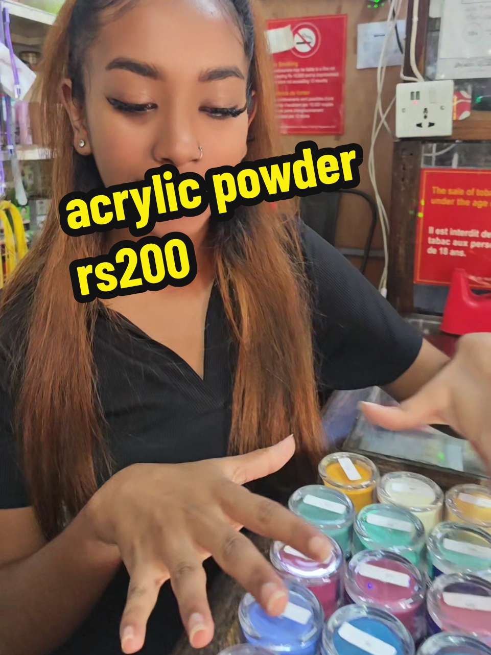 acrylic powder  rs200
