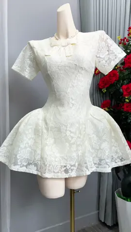 Váy ren xoè bồng xinh như nàng thơ #vayxinh #vaythietke #vayren #tiktokviral #xh 