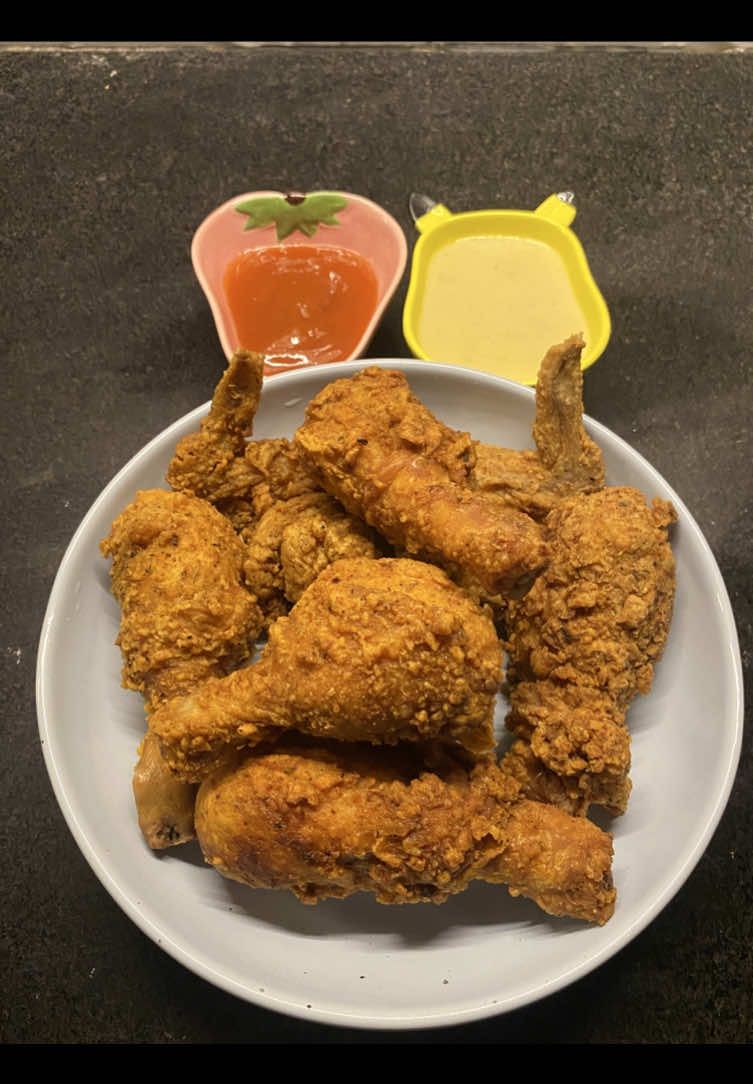 ကြက်ကြော်အရသာကောင်းကောင်းကို အိမ်မှာပဲကြော်စားချင်တယ်ဆိုရင် ကျနော်ကြော်နေကျဒီနည်းနဲ့ကြော်စားကြည့်ပါ။ ပါဝင်ပစ္စည်းတွေကိုတော့ရှေ့Video မှာပြောပြထားပါတယ်။ #friedchicken #fyp #zandoh #myanmartiktok🇲🇲🇲🇲 #foryoupage 