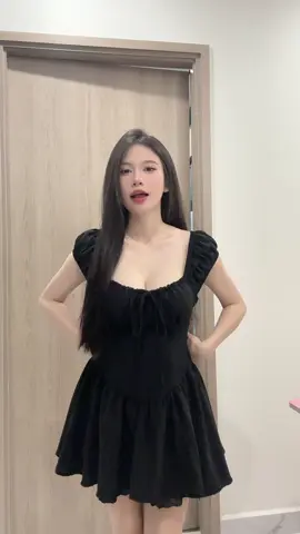 Người size S mà cái đầm size M :))