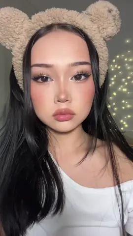 Как увеличить глаза с помощью макияжа #лайфхакисмакияжем ##макияжглаз