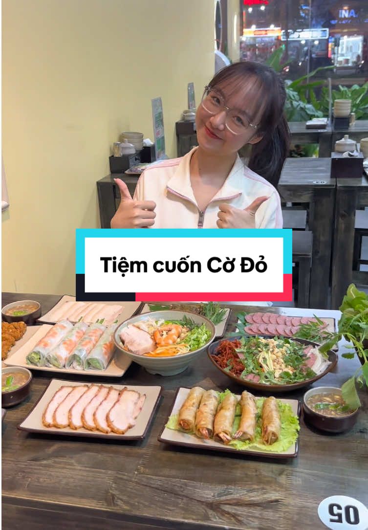 Mọi người nhất định phải thử quán cuốn chuẩn vị Sài Gòn này nhé #tiemcuoncodo #quanngoncaugiay #quananngon #goicuon #mamnem #tiktokviral 