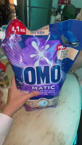 Nước giặt omo màu tím này siêu thơm luôn á @Unilever - Chăm sóc Gia đình #nuocgiat #omo #nuocgiatxa #thom #quanao 
