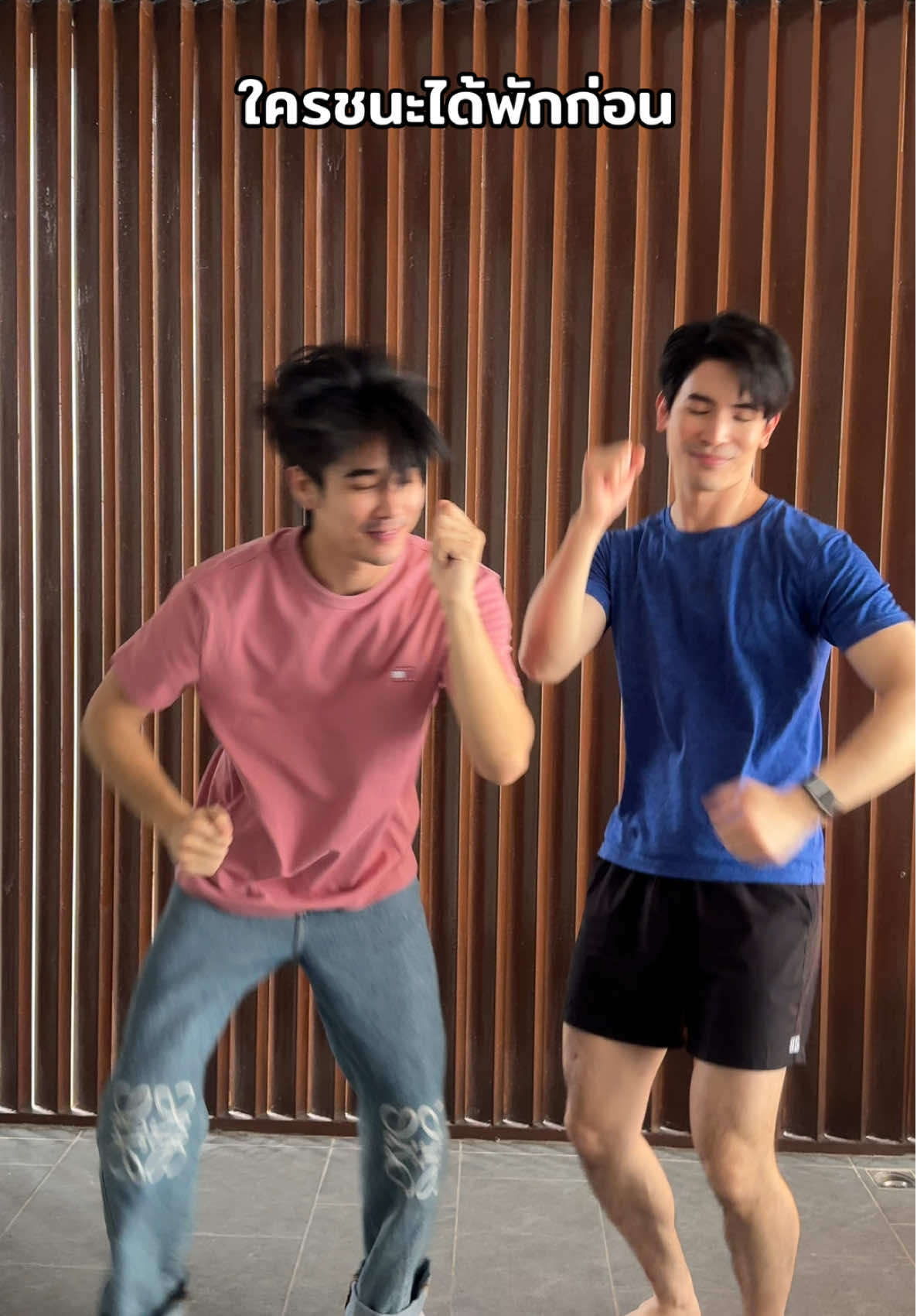 เมื่อครูบอกว่าใครชนะจะได้ไปพักก่อน @Euroyotsawat @Son Yuke!  #ShineFancon #ShineTheSeries 