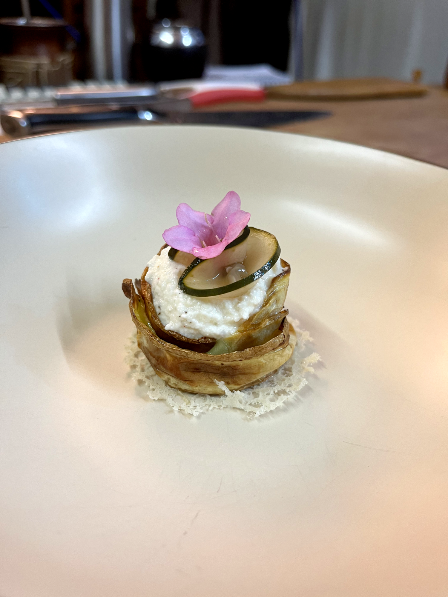 lo que empieza con una idea termina siendo un plato, el proceso de crear comida es intentar hasta lograrlo.